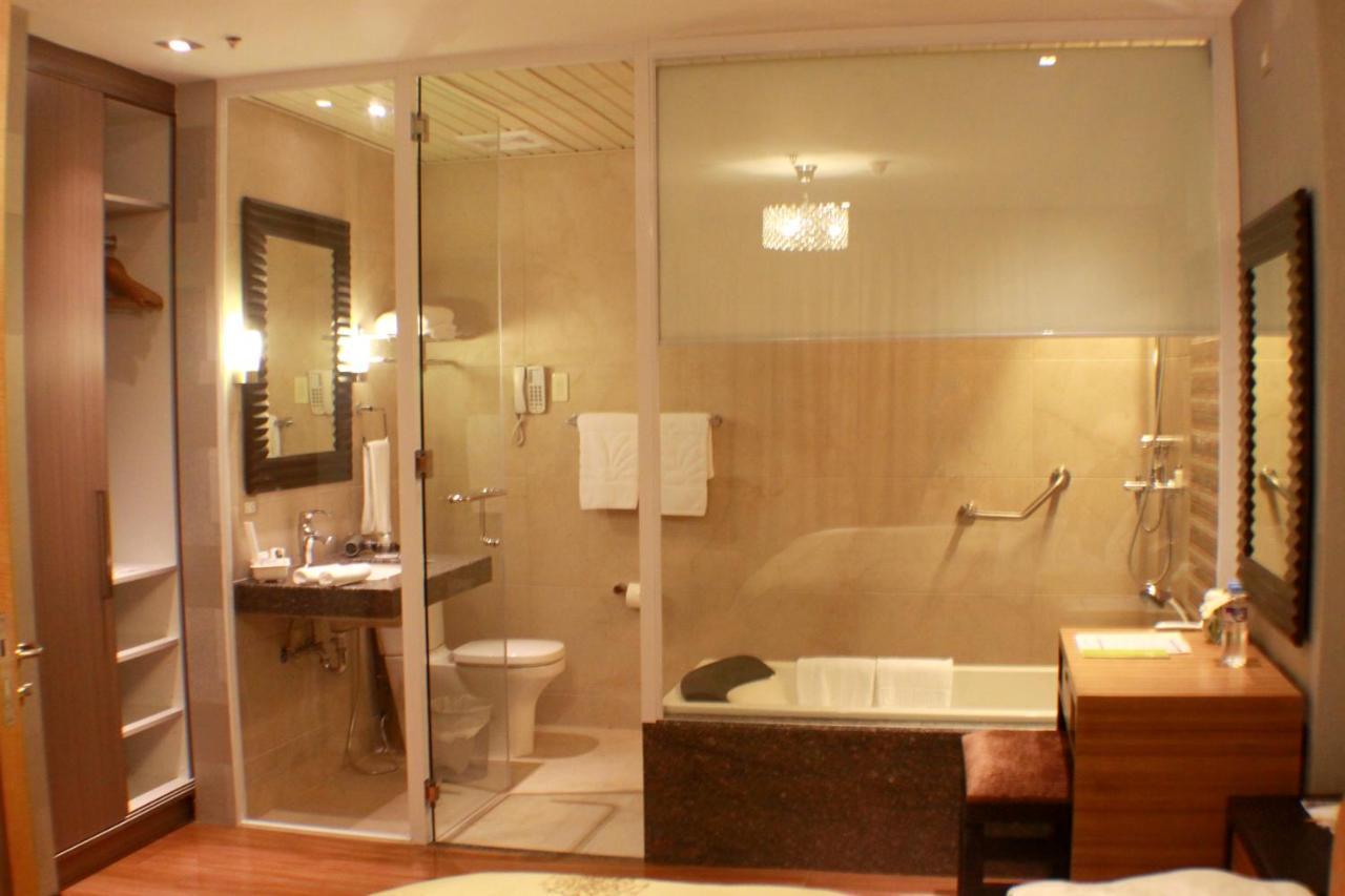 The Royal Mandaya Hotel Davao City Eksteriør billede