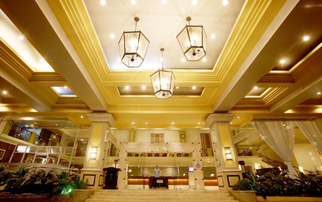 The Royal Mandaya Hotel Davao City Eksteriør billede