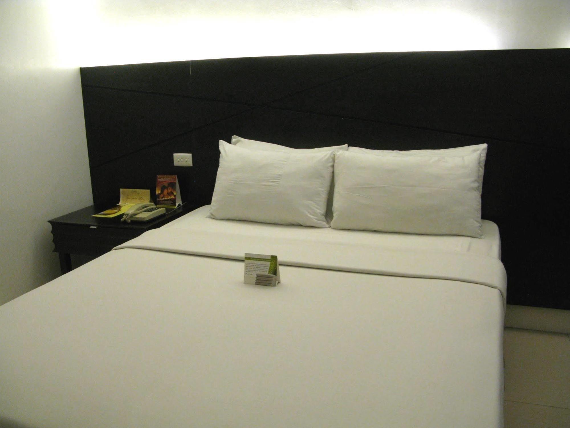 The Royal Mandaya Hotel Davao City Eksteriør billede